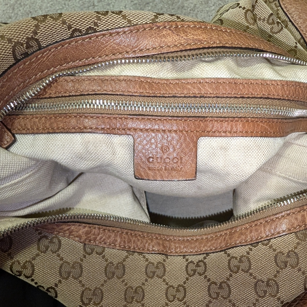 Gucci Brown and Cream Monogram Shoulder Bag - Picture 9 of 16